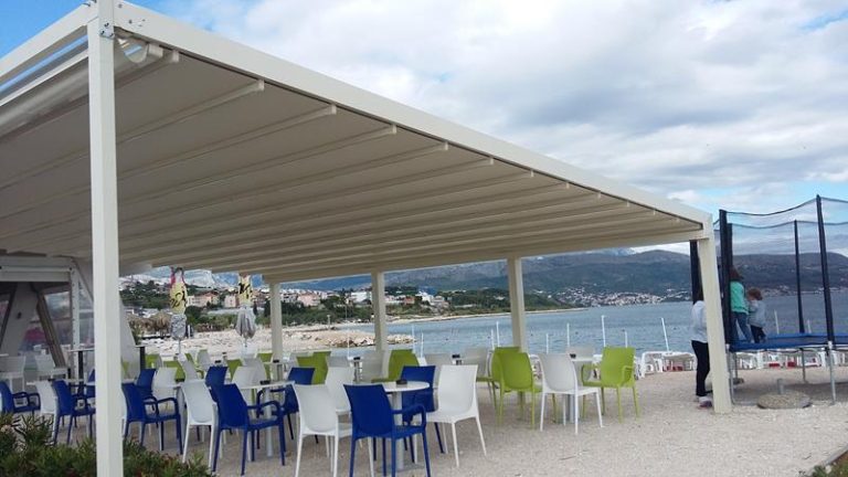 Pergola tenda prilagođena prostoru