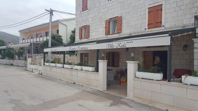 Tenda na terasi u Splitu