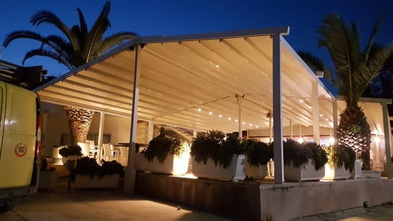 Tenda na terasi u Splitu