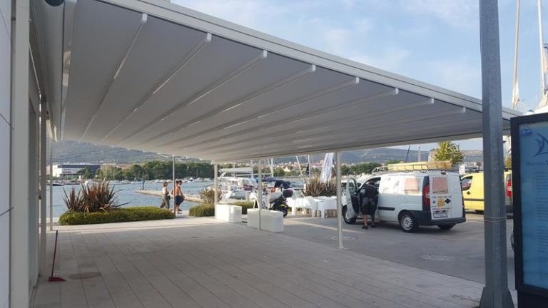 Tenda na terasi u Splitu