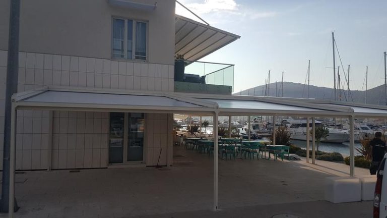 Tenda na terasi u Splitu