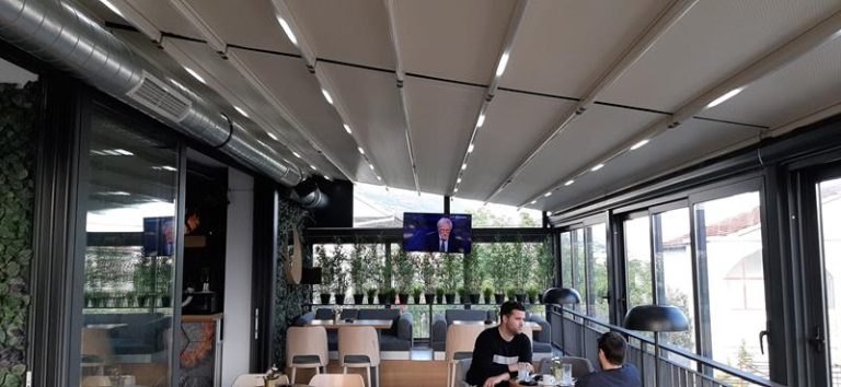 Tenda na terasi u Splitu