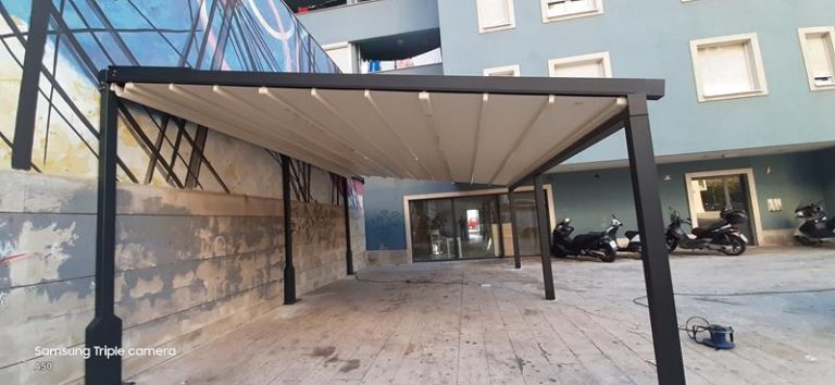 Tenda na terasi u Splitu