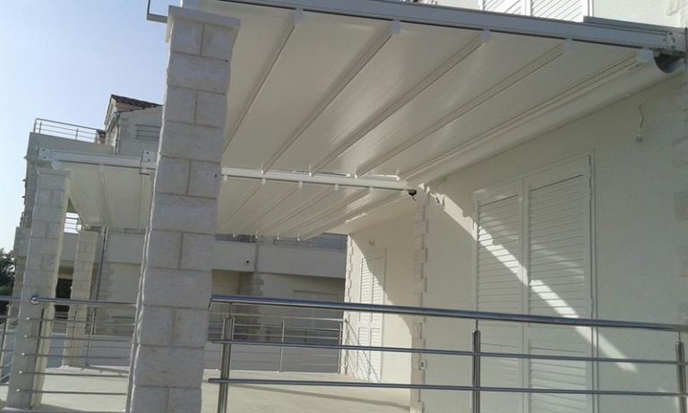 Pergola tenda na terasi u Splitu