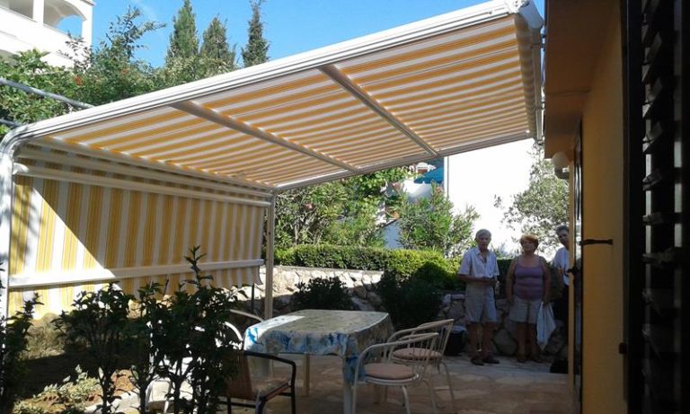 Klizna tenda na ugostiteljskoj terasi