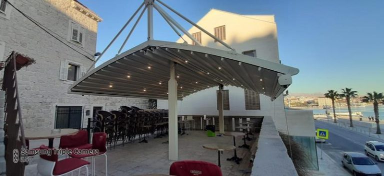 Pergola tenda na terasi u Splitu