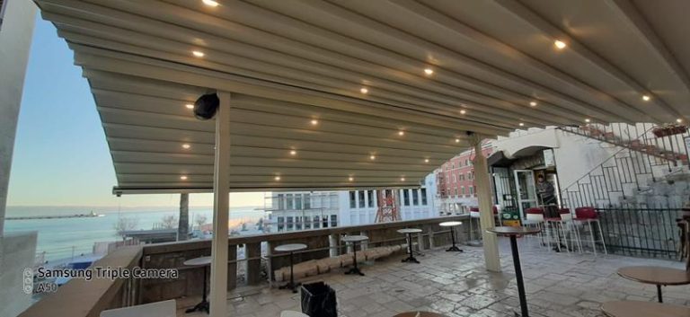 Pergola tenda na terasi u Splitu