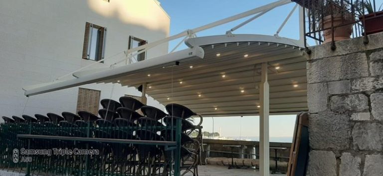 Pergola tenda na terasi u Splitu