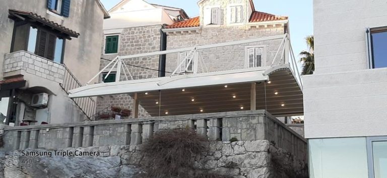 Pergola tenda na terasi u Splitu